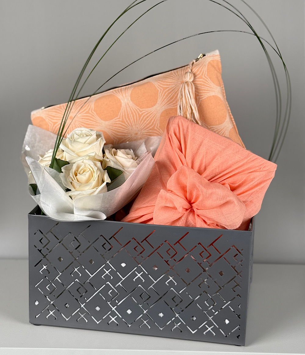 GIFT PACKAGE - PEACH
