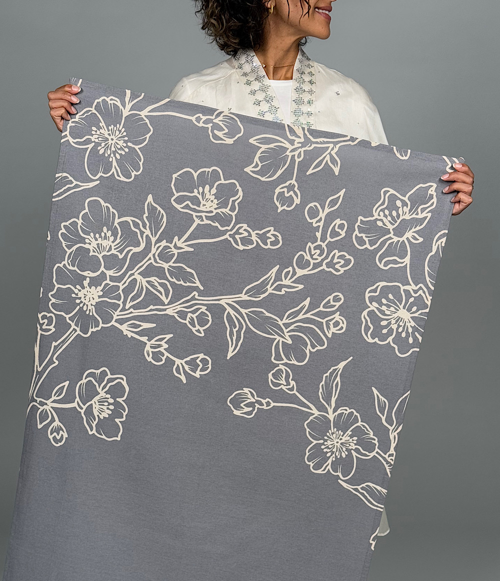 UN QUILTED RUG - GRAY