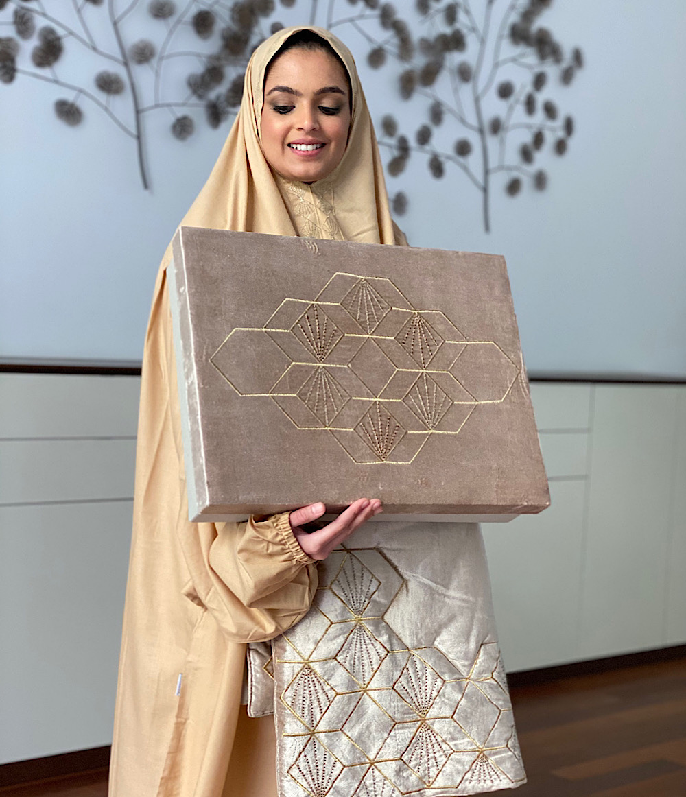 VELVET  PRAYER SET - CREAM 