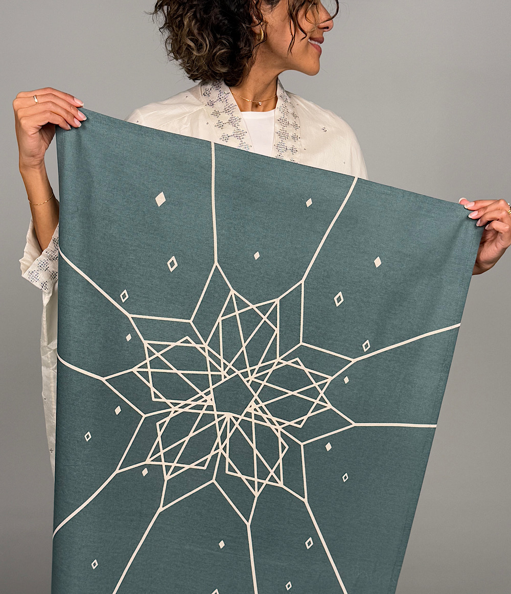 UN QUILTED RUG - DARK TEAL